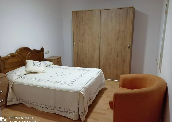 Apartamento De 3 Dormitorios En Camarinas